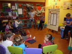 Cuenta Cuentos Sin Fronteras en el Club Infantil de El Tormes