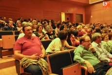 Foto 4 - Actuación solidaria de Beatriz Rico para recaudar fondos destinados a la Fundación Luna