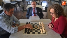 Foto 4 - La Asociación Mundy comienza a mover peones en el Centro Social