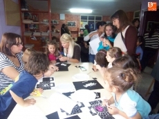 Foto 3 - Divertido taller de Halloween para niños 