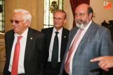 Foto 5 - Mañueco destaca la solidaridad de los sacerdotes Juan José Aguirre, Padre Ángel, Alberto Plaza y ...