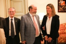 Foto 4 - Mañueco destaca la solidaridad de los sacerdotes Juan José Aguirre, Padre Ángel, Alberto Plaza y ...