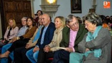 Foto 4 - Una alumna de Asprodes lee un cuento de Unamuno en la Casa Museo 