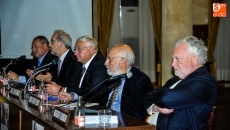 Foto 4 - La Universidad, a debate con la participación del rector Hernández Ruipérez