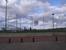 El Ayuntamiento completa el campo de f&uacute;tbol con los asientos de las gradas
