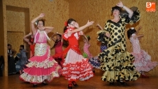 Actuaci&oacute;n de sevillanas de la mano del grupo Aires del Sur