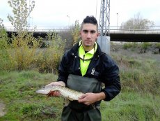 Ganador del campoenato con cinco lucios capturados