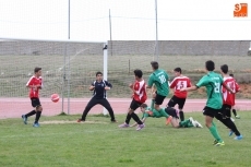 Foto 4 - Importante victoria (2-3) del CD Cristo Rey en su salida frente al CDF Vitigudino