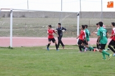 Foto 3 - Importante victoria (2-3) del CD Cristo Rey en su salida frente al CDF Vitigudino