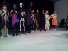 Foto 3 - Divertida y siniestra tarde de 'Halloween' con gran ambiente