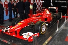 Foto 6 - El Ferrari de Alonso, exhibido en la Plaza de la Concordia 