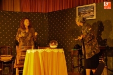 Foto 6 - El grupo ‘Aquí se hace teatro’ representa la obra ‘Mi tía y sus cosas’