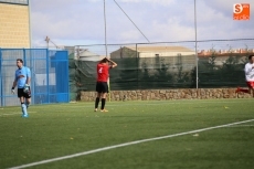 Foto 5 - El Santa Marta pasa por encima del B&eacute;jar Industrial en el derbi