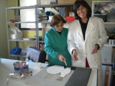 Foto 3 - Una decena de mujeres muestra sus habilidades en restauración, pintura y reciclados