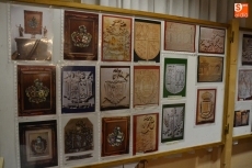 Foto 4 - El Centro de Mayores acoge una exposición de escudos heráldicos mirobrigenses