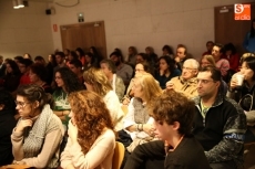 Foto 3 - Teresa Muñoz muestra las influencias psicológicas de los cuentos infantiles