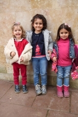 Foto 6 - Los niños de La Villa saborean el otoño con una participativa castañada