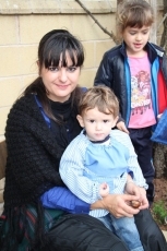 Foto 4 - Los niños de La Villa saborean el otoño con una participativa castañada