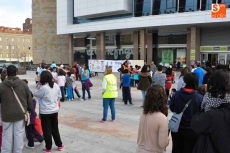 Foto 5 - Los niños, protagonistas en una jornada lúdica en la Plaza de la Concordia