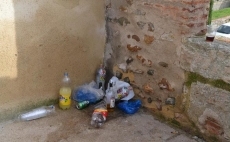 Foto 3 - La muralla, otro escenario para el botellón con irónica coincidencia incluida