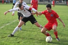 Foto 5 - El Ciudad Rodrigo se reencuentra con la victoria en un encuentro que pudo acabar en goleada