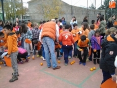 Foto 5 - El CEIP Liminares y el IES Tierras de Abadengo unen sus manos contra la violencia de género