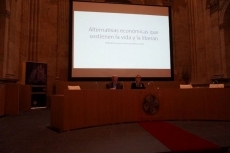 Foto 3 - Cristina de la Cruz reclama que la economía se guíe por principios éticos