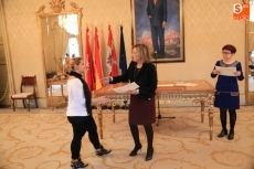 Foto 4 - El Ayuntamiento forma a 20 desempleadas en conocimientos básicos