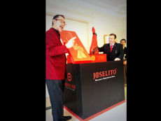Foto 3 - Etsuro Sotoo realza la colección Joselito Premium con el diseño de 55 cofres personalizados