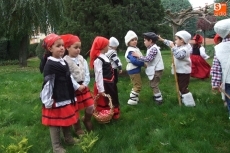 Foto 4 - Una veintena de niños ilustran el cartel de Navidad
