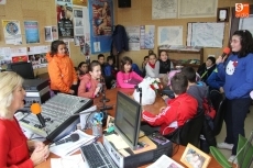 Foto 5 - Los alumnos del CEIP Manuel Moreno Blanco descubren algunas de las singularidades de la villa 