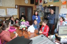 Foto 4 - Los alumnos del CEIP Manuel Moreno Blanco descubren algunas de las singularidades de la villa 