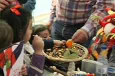 Foto 5 - La Bruja Piruja llegó a Salamanca con los ‘Amigos de papel’