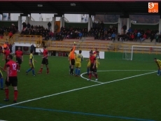 Foto 6 - Derrota del B&eacute;jar Industrial por la m&iacute;nima frente al Universidad de Valladolid
