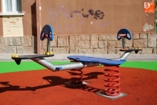 La renovaci&oacute;n de cuatro zonas de juegos infantiles impulsar&aacute; el disfrute de las familias 