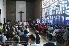 Foto 3 - 'La Voz que mueve el mundo', lema del Adviento en San Jerónimo 