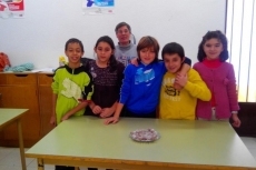Foto 3 - El Centro de Día y Ocupacional comparte sus experiencias con los alumnos del CRA Las Dehesas