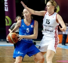 Foto 3 - Robinson y Murphy, con 61 puntos entre las dos, destrozan al Energa Torun