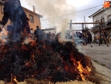Foto 6 - En torno a 450 personas se dan cita en la VIII Matanza Tradicional