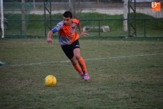 Foto 6 - Los cadetes de Alba de Tormes saben sufrir y remontar (2-1)