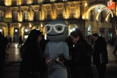 Foto 3 - Los jóvenes toman la Plaza Mayor para dar la bienvenida al nuevo año universitario