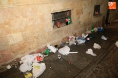 Foto 4 - La otra cara de la fiesta: suciedad en las calles y contenedores a rebosar de basura