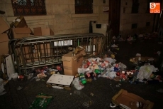 Foto 3 - La otra cara de la fiesta: suciedad en las calles y contenedores a rebosar de basura