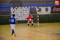 Foto 5 - El Confitería Gil gana el derbi y recorta distancias con el Alhambra de Guijuelo