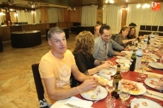 Foto 4 - La Aldaba celebra la cena del Aguinaldo con homenaje póstumo al tamborilero Antonio Corral