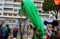 Foto 6 - Salamanca estrena su '&Aacute;rbol de los Chupetes' para ayudar a crecer a los m&aacute;s peque&ntilde;os