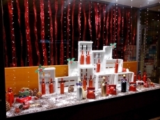 Foto 3 - El proyecto Aula Empresa inicia su andadura con el concurso de escaparates