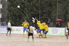 Foto 4 - Nacho S&aacute;nchez levant&oacute; a Unionistas del KO (2-3)