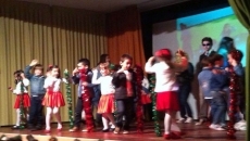 Foto 3 - El Colegio de La Encarnación da la bienvenida a la Navidad con su tradicional festival escolar 