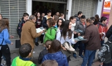 Foto 6 - ARCIU intenta convencer a los jóvenes de que no abusen del alcohol durante estas fiestas